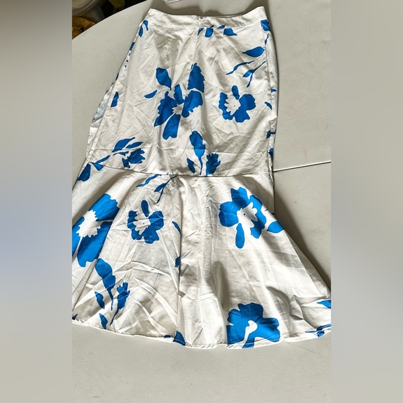 SHEIN Floral Blue and White Women's Skirt Size Small - Picture 14 of 14